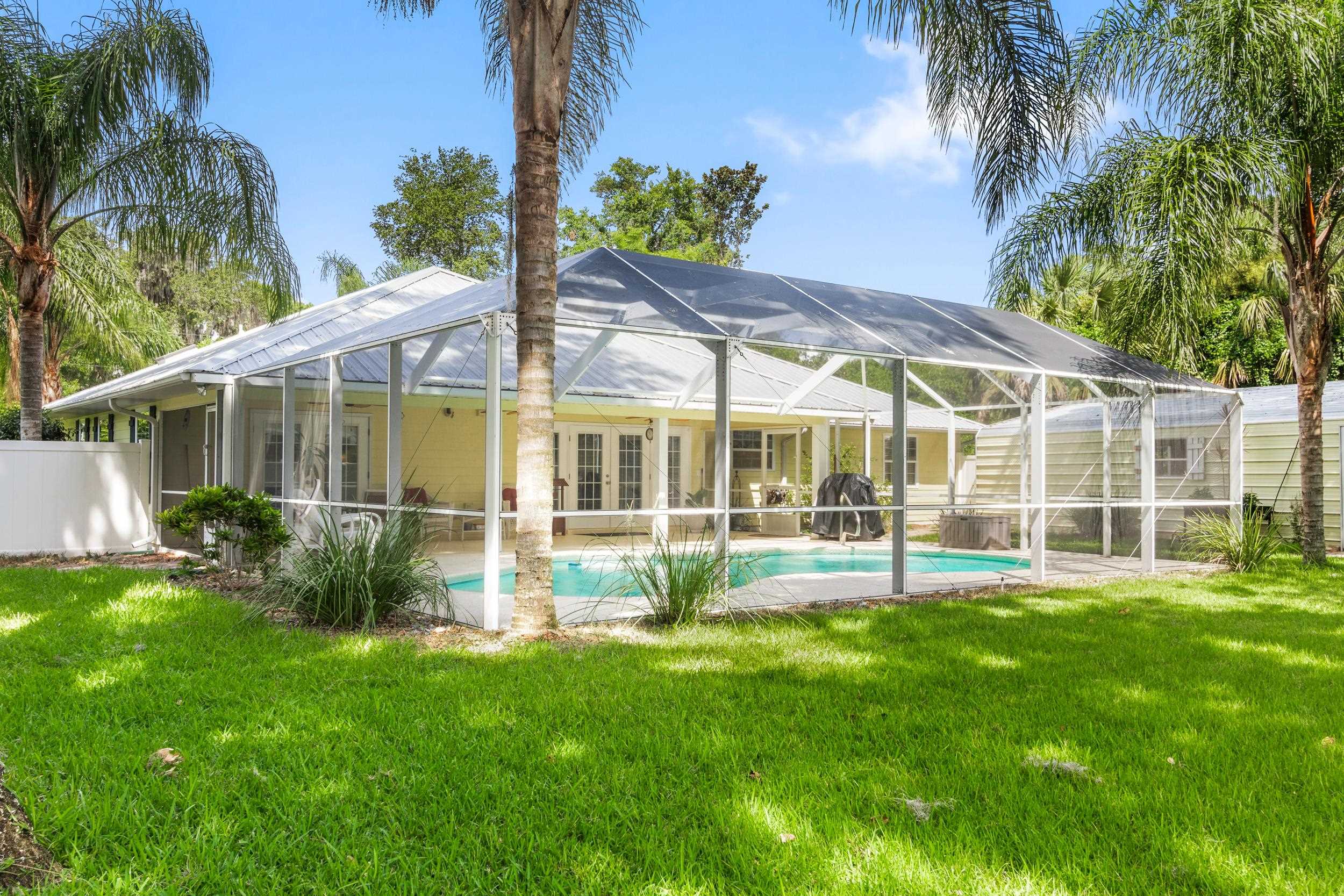 East Palatka, Florida, 32131, United States, 3 Bedrooms Bedrooms, ,2 BathroomsBathrooms,Residential,For Sale,1983358