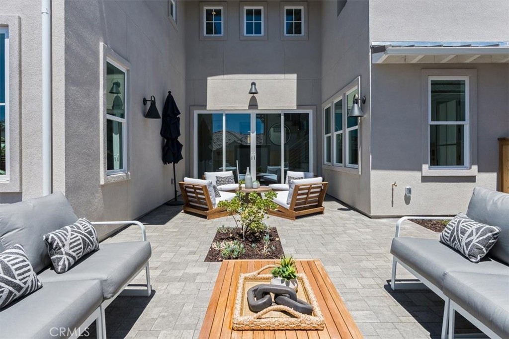 San Luis Obispo, California, 93401, United States, 5 Bedrooms Bedrooms, ,6 BathroomsBathrooms,Residential,For Sale,2008963