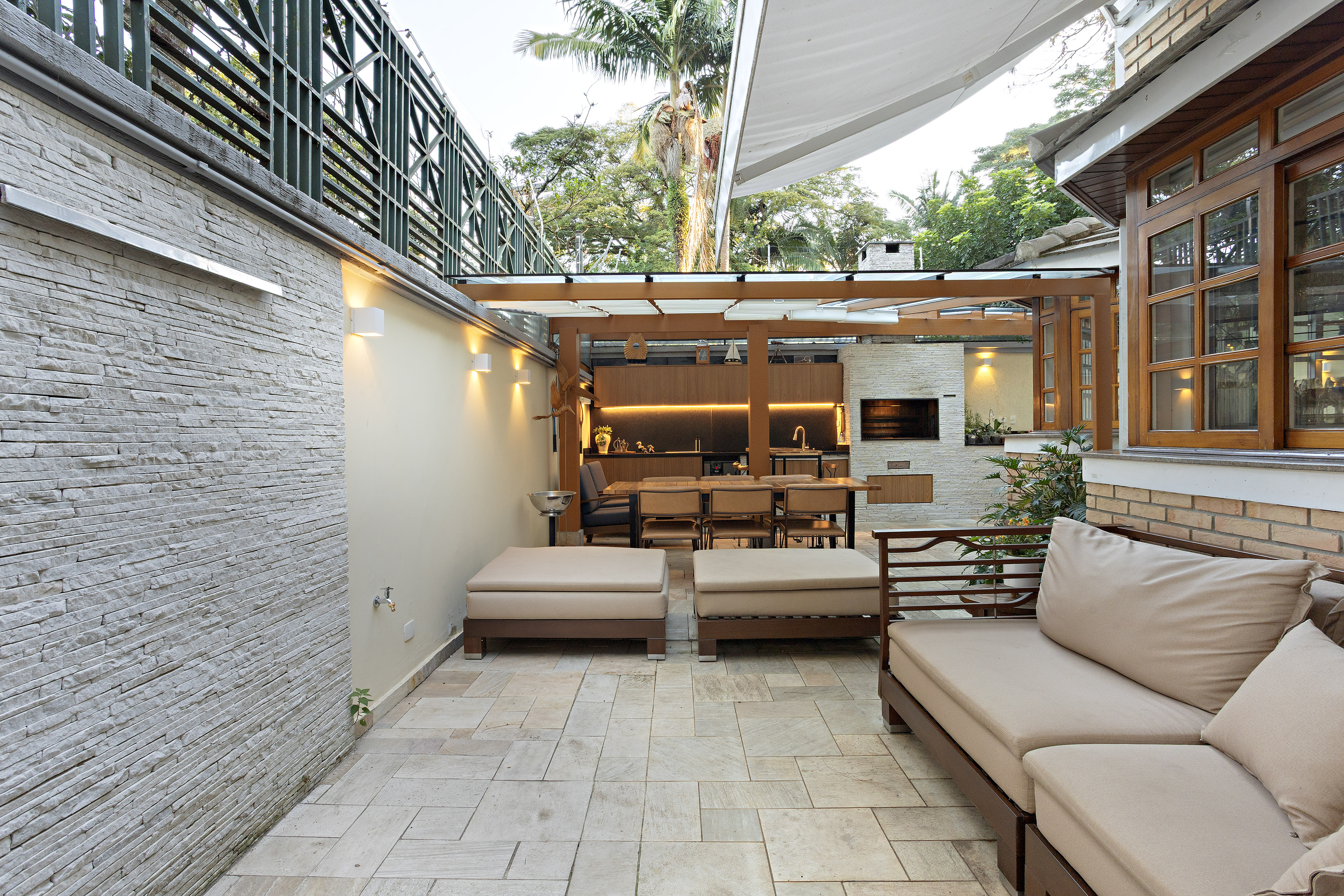  English-style residence surrounded by greenery in a gated condominium - 物件實景