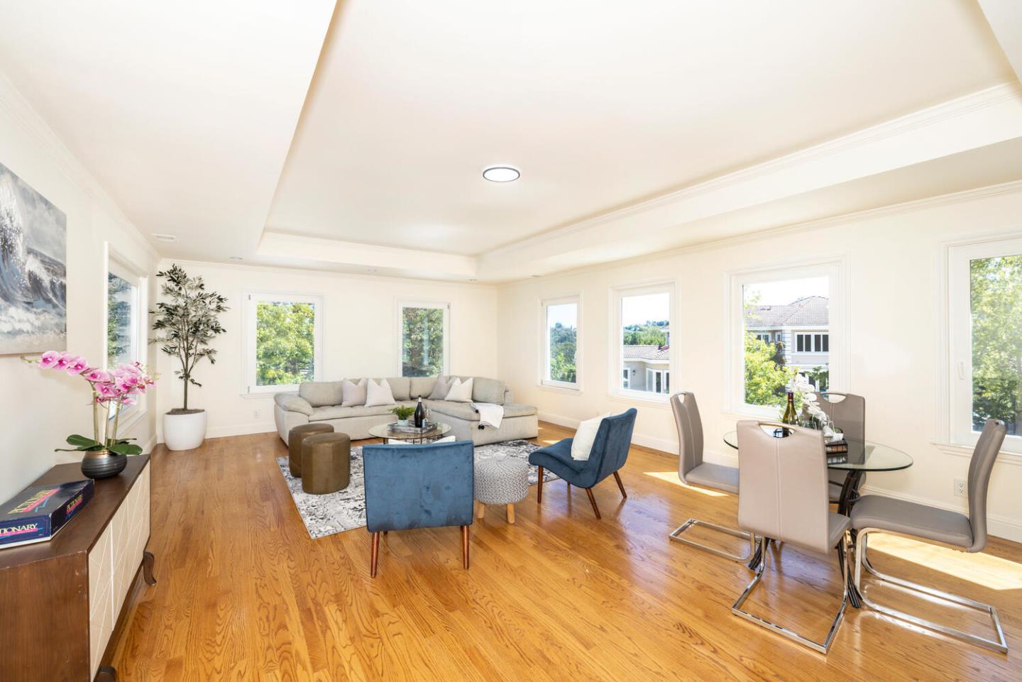 Hillsborough, California, 94010, United States, 5 Bedrooms Bedrooms, ,5 BathroomsBathrooms,Residential,For Sale,1940320