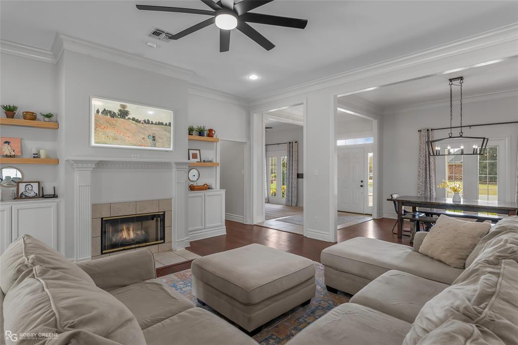 Bossier City, Louisiana, 71111, United States, 5 Bedrooms Bedrooms, ,4 BathroomsBathrooms,Residential,For Sale,1752674