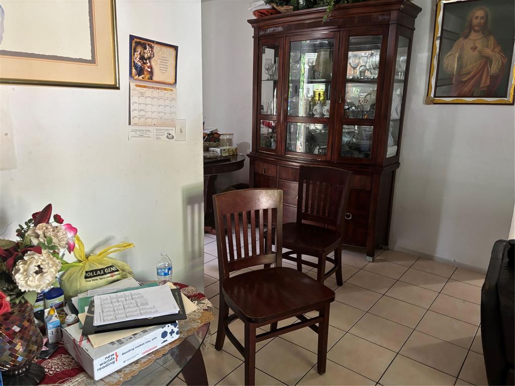 Fort Lauderdale, Florida, 33304, United States, 2 Bedrooms Bedrooms, ,2 BathroomsBathrooms,Residential,For Sale,1936952