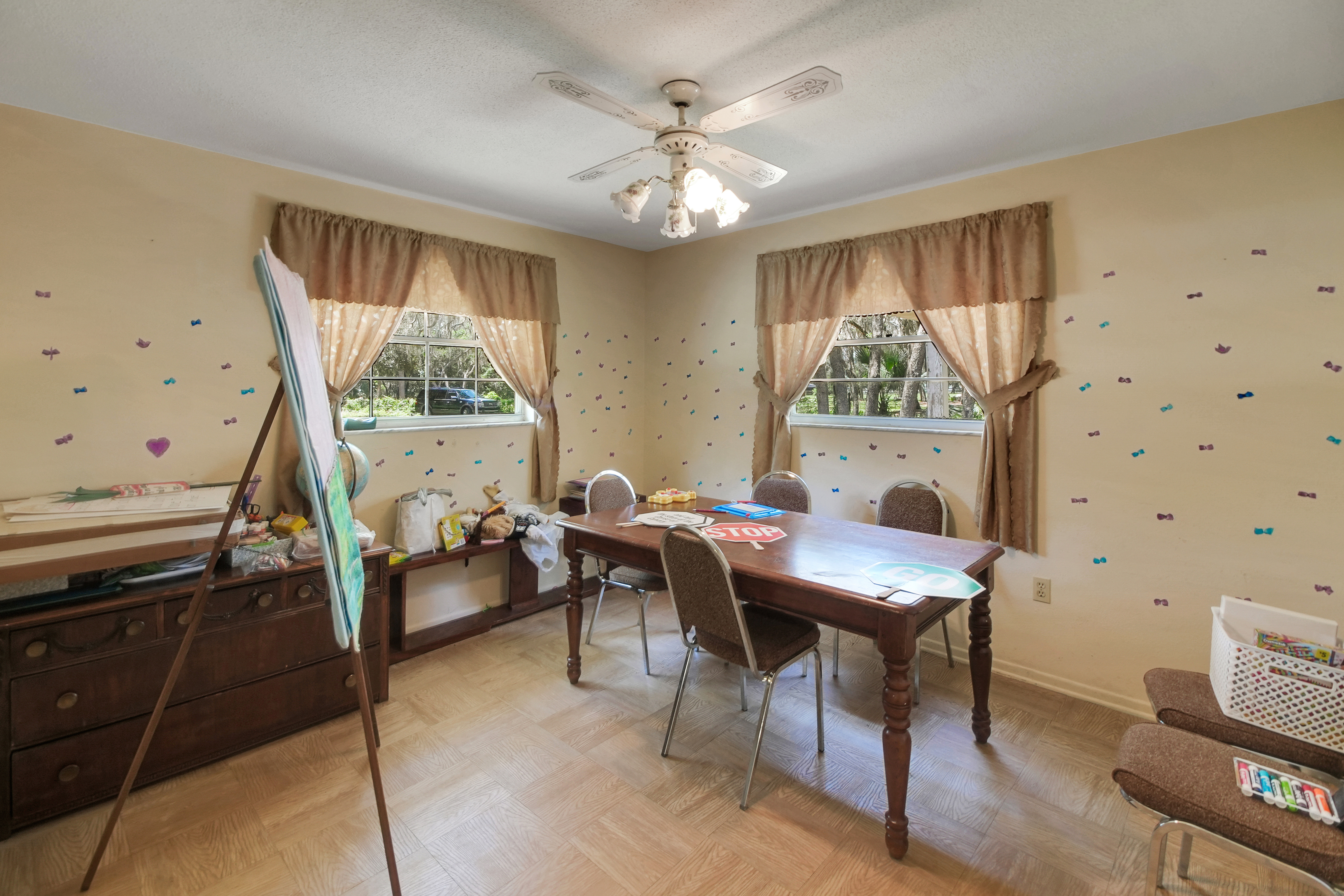 Lady Lake, Florida, 32159, United States, 6 Bedrooms Bedrooms, ,5 BathroomsBathrooms,Residential,For Sale,1921819