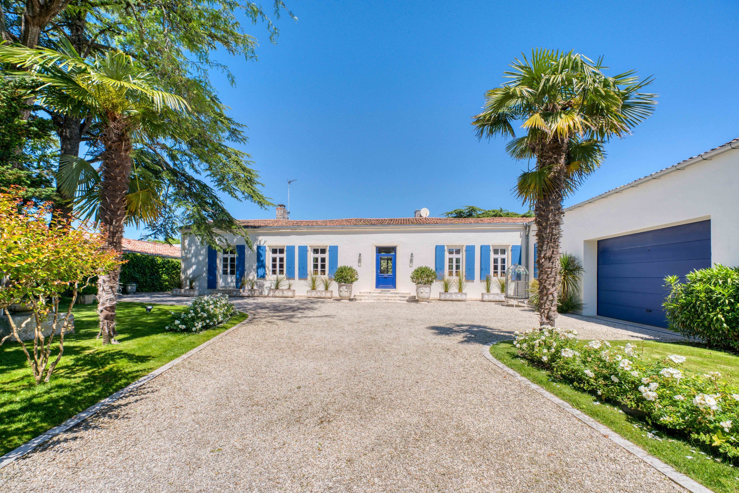  Longère a few minutes from La Rochelle in the village center, completely renova… - 物件實景