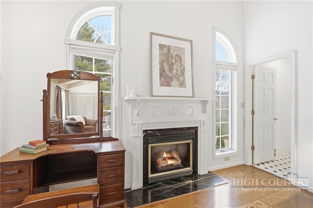 Banner Elk, North Carolina, 28604, United States, 4 Bedrooms Bedrooms, ,5 BathroomsBathrooms,Residential,For Sale,2020475