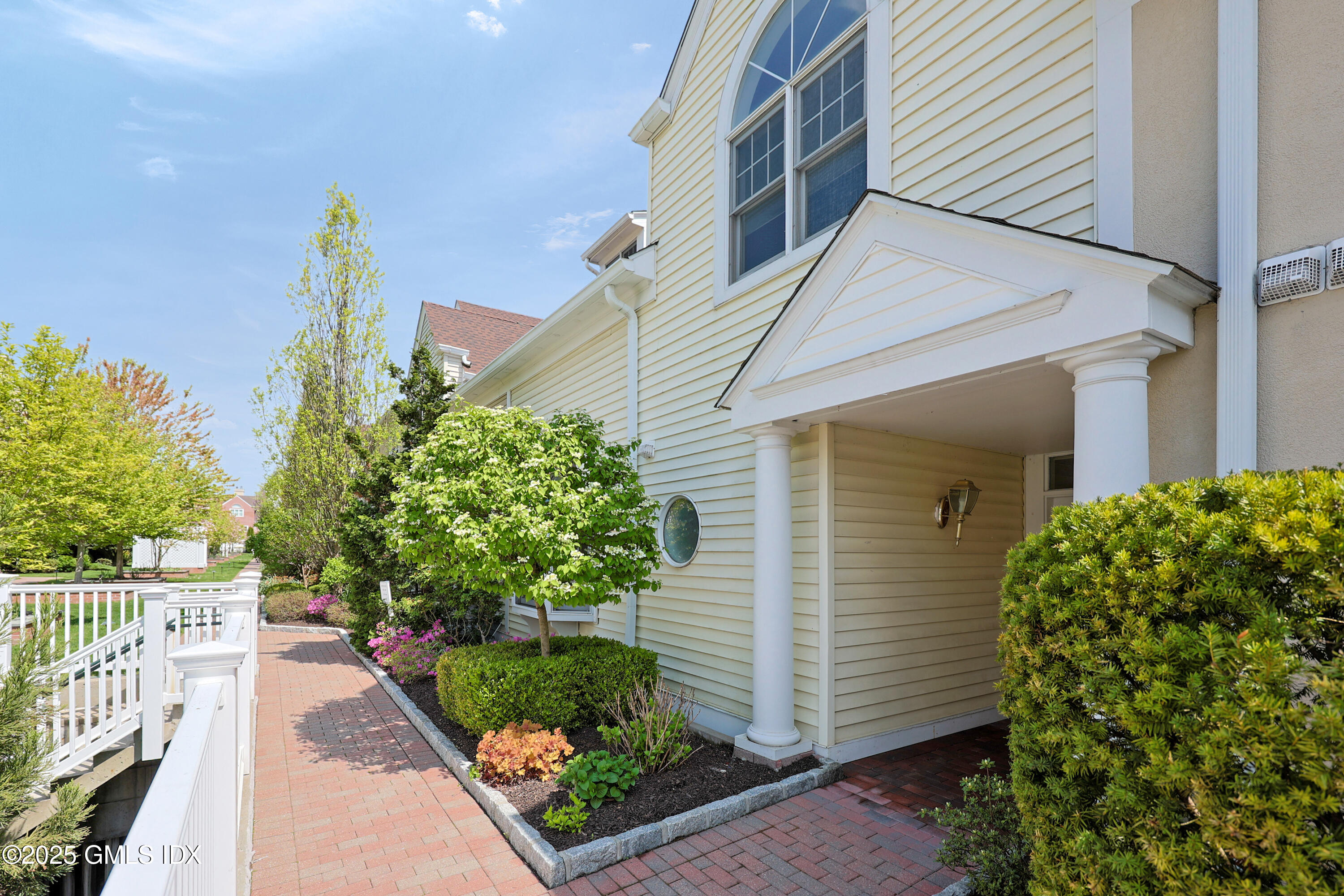 Old Greenwich, Connecticut, 06870, United States, 4 Bedrooms Bedrooms, ,5 BathroomsBathrooms,Residential,For Sale,1821609
