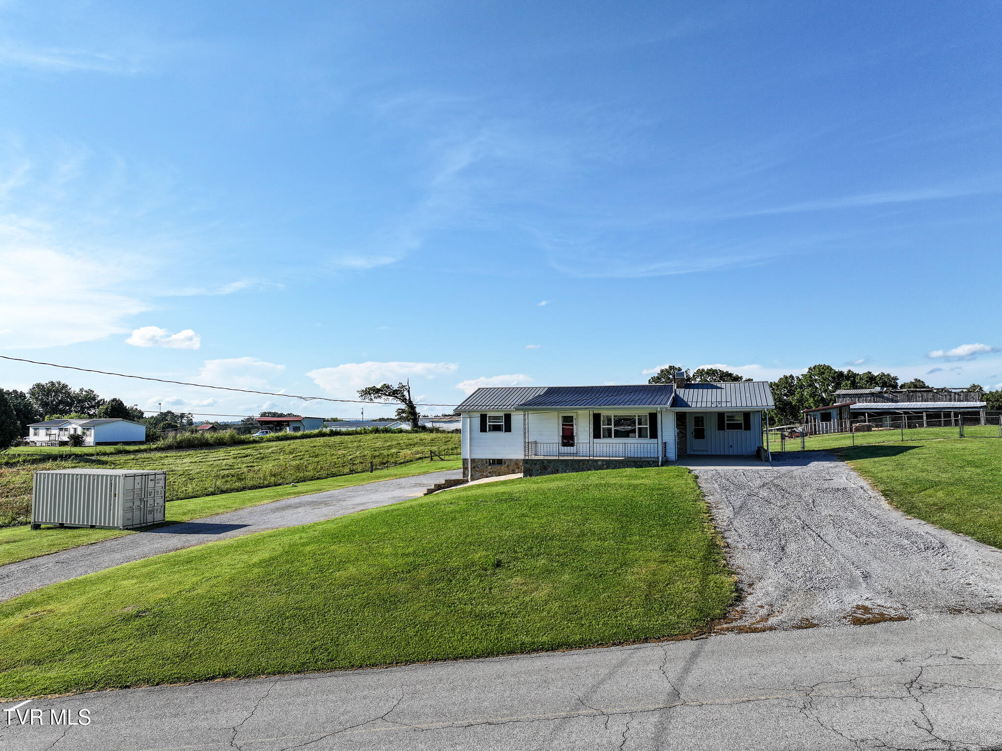 Greeneville, Tennessee, 37743, United States, 3 Bedrooms Bedrooms, ,2 BathroomsBathrooms,Residential,For Sale,1982221