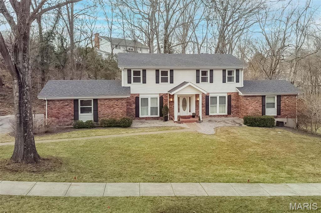 Chesterfield, Missouri, 63017, United States, 5 Bedrooms Bedrooms, ,4 BathroomsBathrooms,Residential,For Sale,2002009