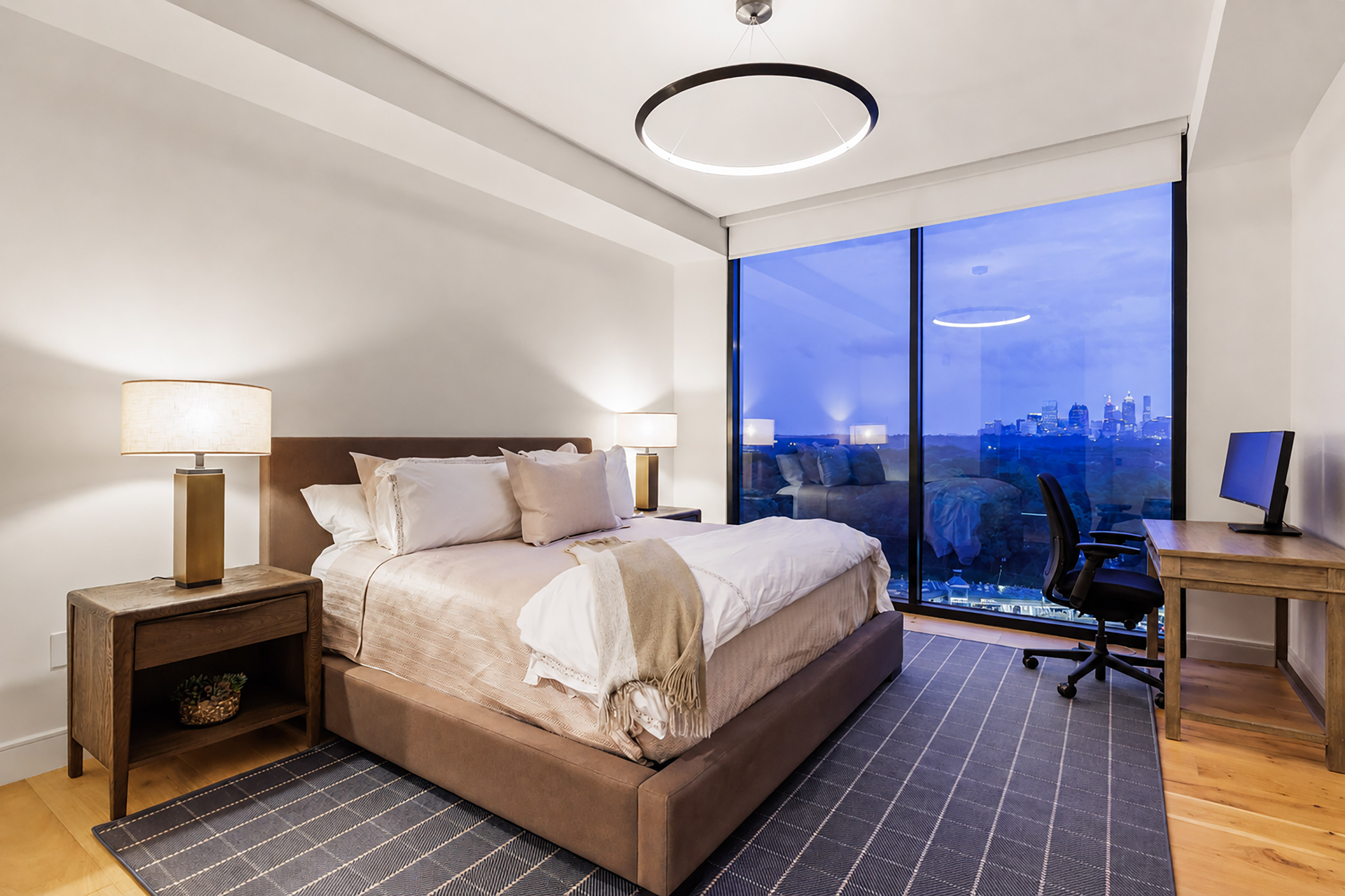  Elevated Design and Sweeping Skyline Views at The Dillon - 物件實景