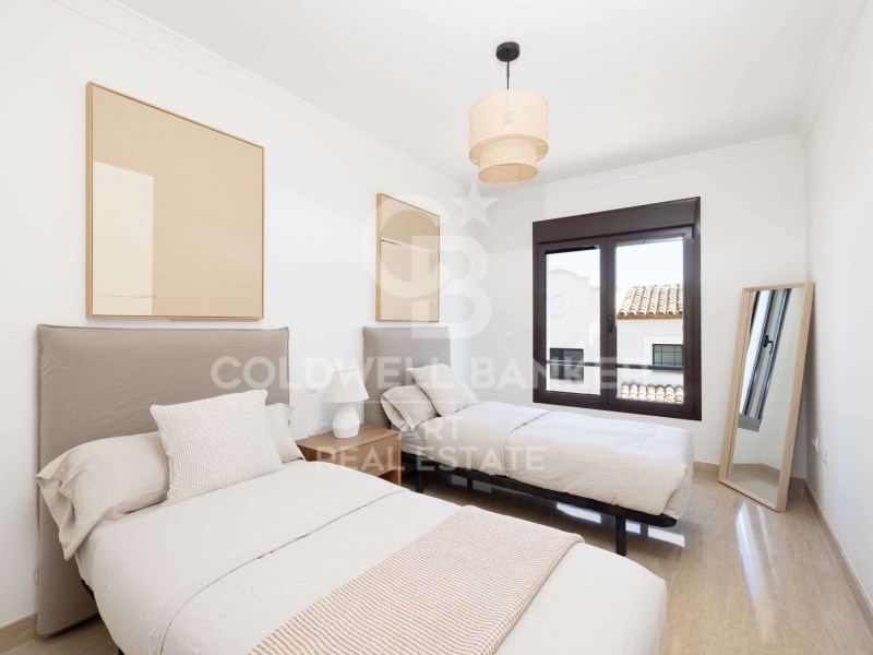 Estepona, Andalusia, ES, 3 Bedrooms Bedrooms, ,2 BathroomsBathrooms,Residential,For Sale,1876558