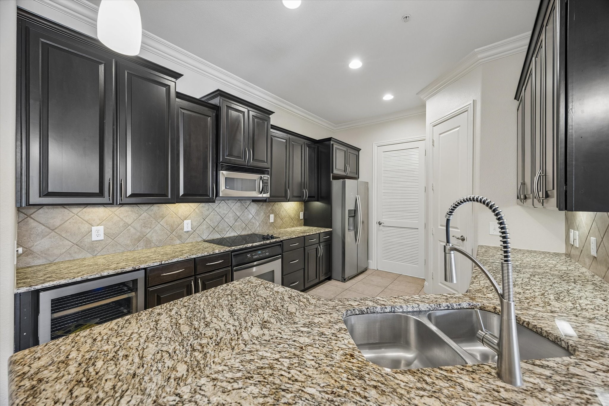  2120 Kipling Street #207 - 物件實景