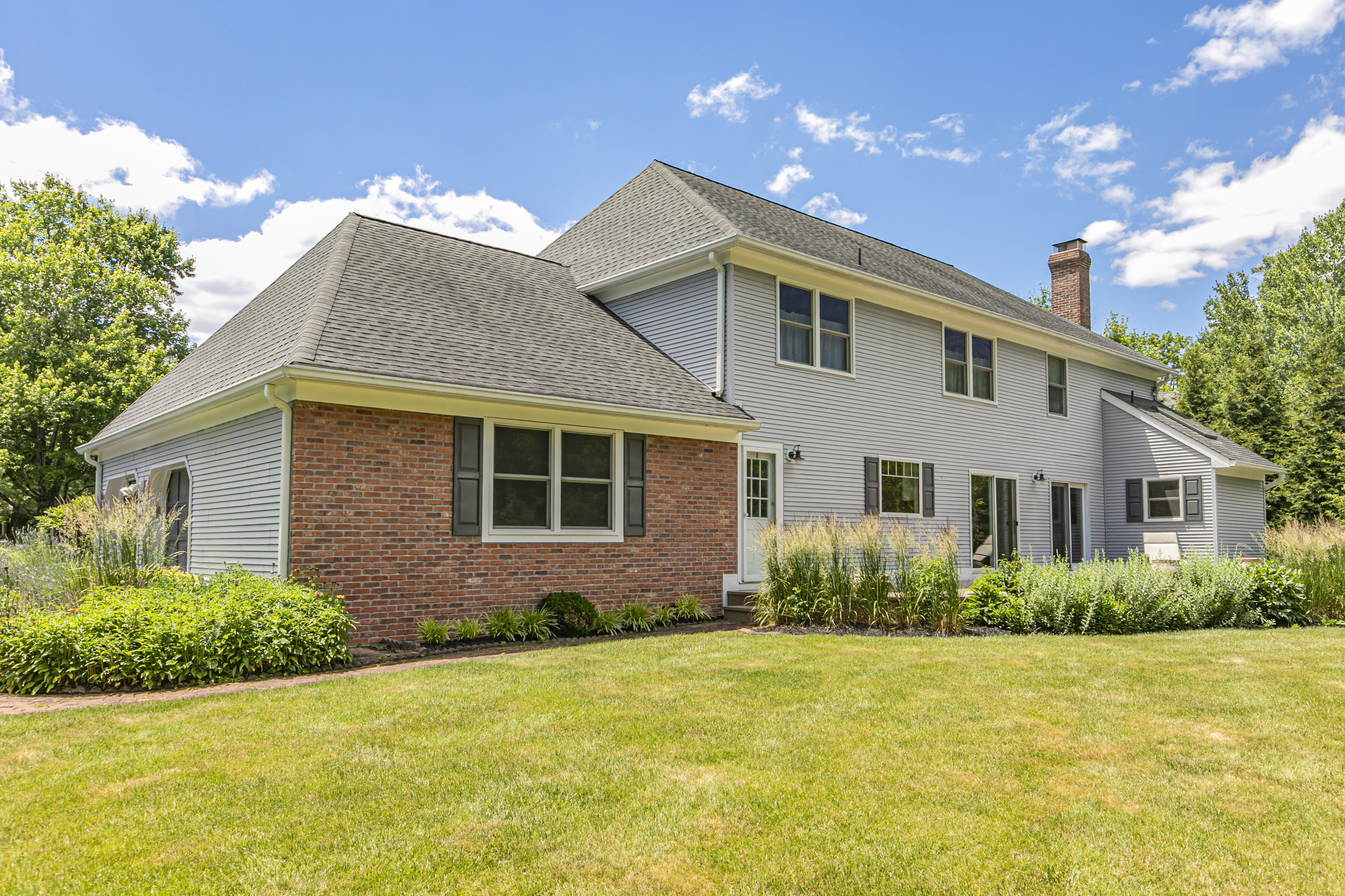  Elegant Brick Home on a Manicured Cut-de-sac Lot - 物件實景