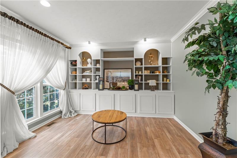 Canonsburg, Pennsylvania, 15317, United States, 5 Bedrooms Bedrooms, ,4 BathroomsBathrooms,Residential,For Sale,1914664