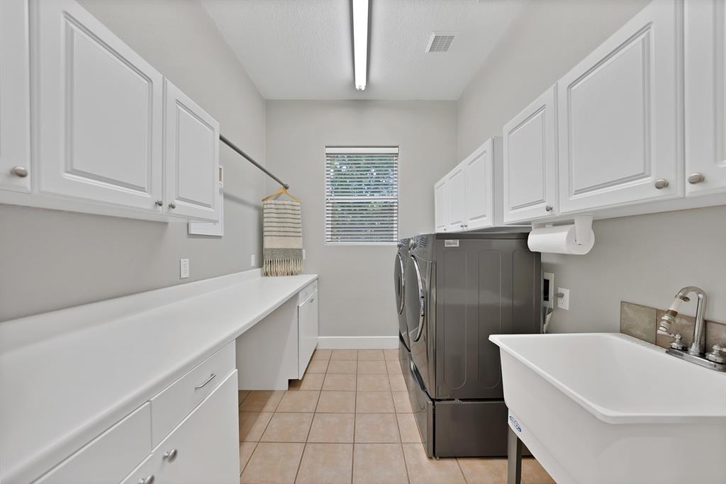 Gunter, Texas, 75058, United States, 4 Bedrooms Bedrooms, ,3 BathroomsBathrooms,Residential,For Sale,1926422