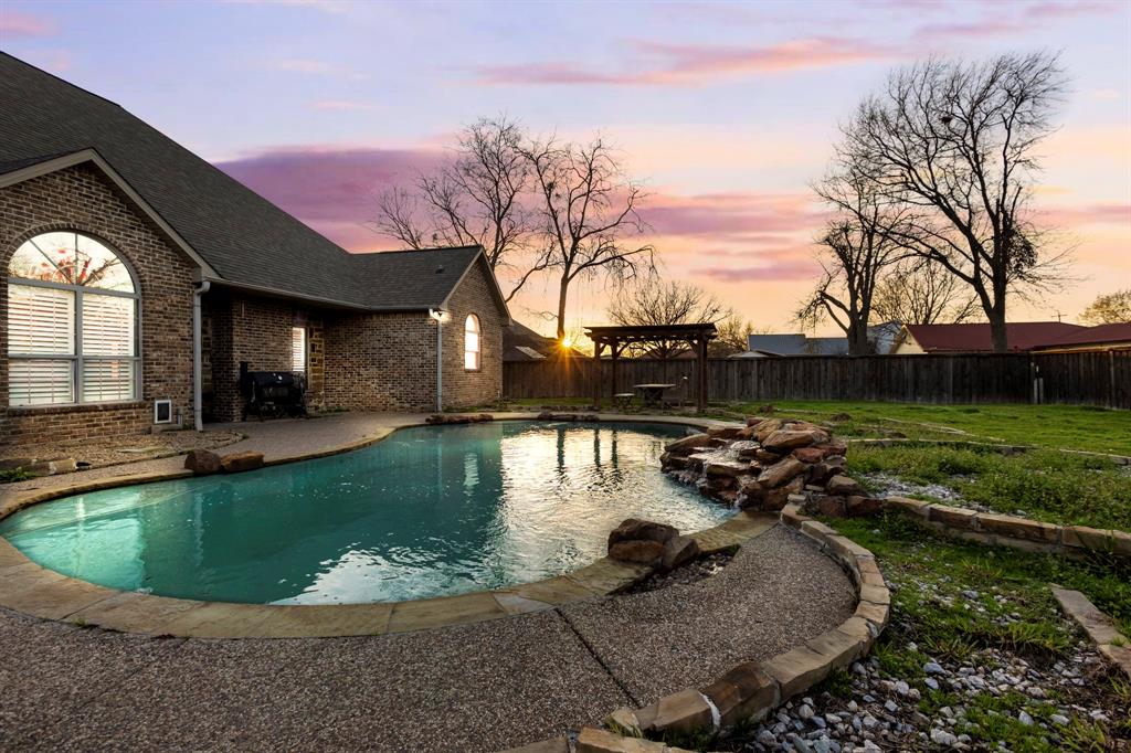 Mabank, Texas, 75147, United States, 3 Bedrooms Bedrooms, ,3 BathroomsBathrooms,Residential,For Sale,1713572