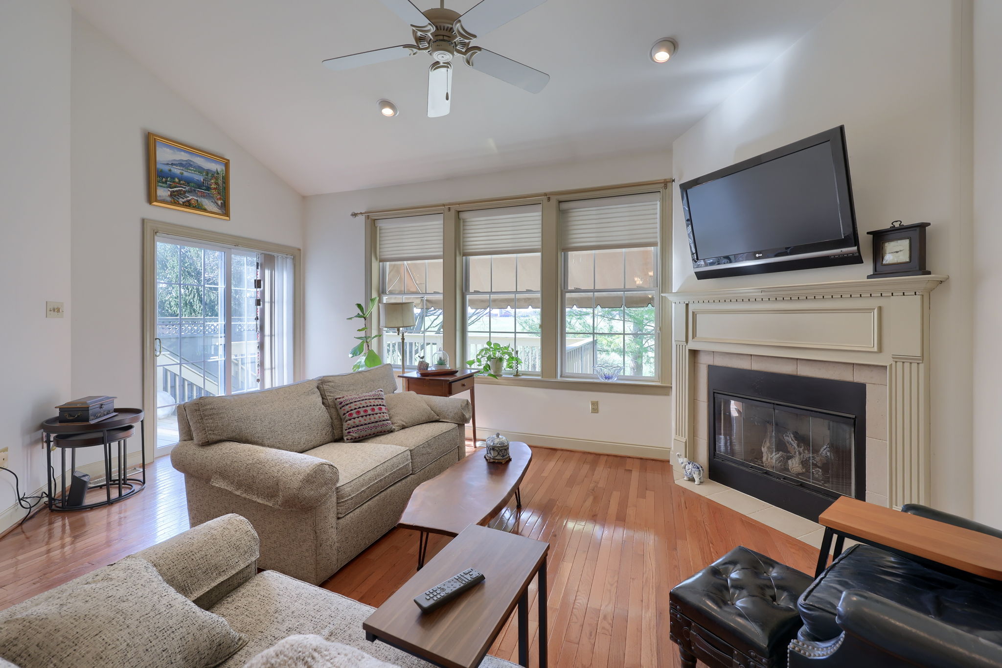  66 FARMVIEW LN - 物件實景