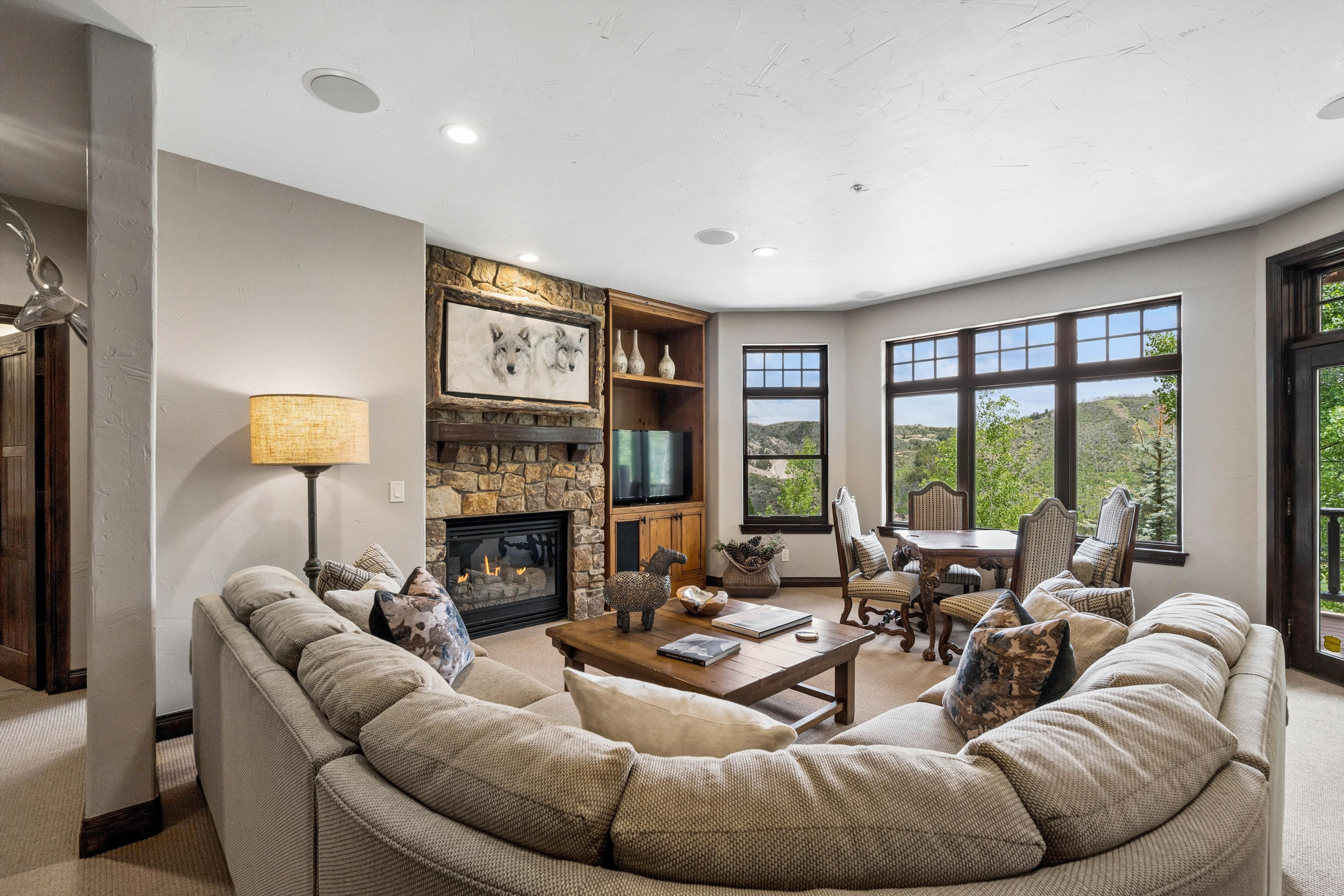  35 Stag Gulch Court Embraces Open Space Meadows With Golf Course Access - 物件實景