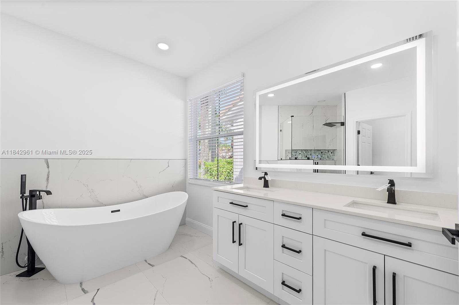 Weston, Florida, 33327, United States, 4 Bedrooms Bedrooms, ,4 BathroomsBathrooms,Residential,For Sale,1900918