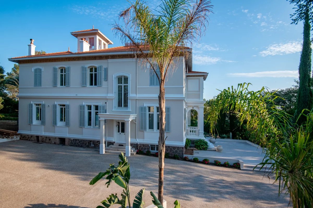 Saint-Raphaël, Provence-Alpes-Côte d’Azur, 83700, FR, 5 Bedrooms Bedrooms, ,Residential,For Sale,1994544