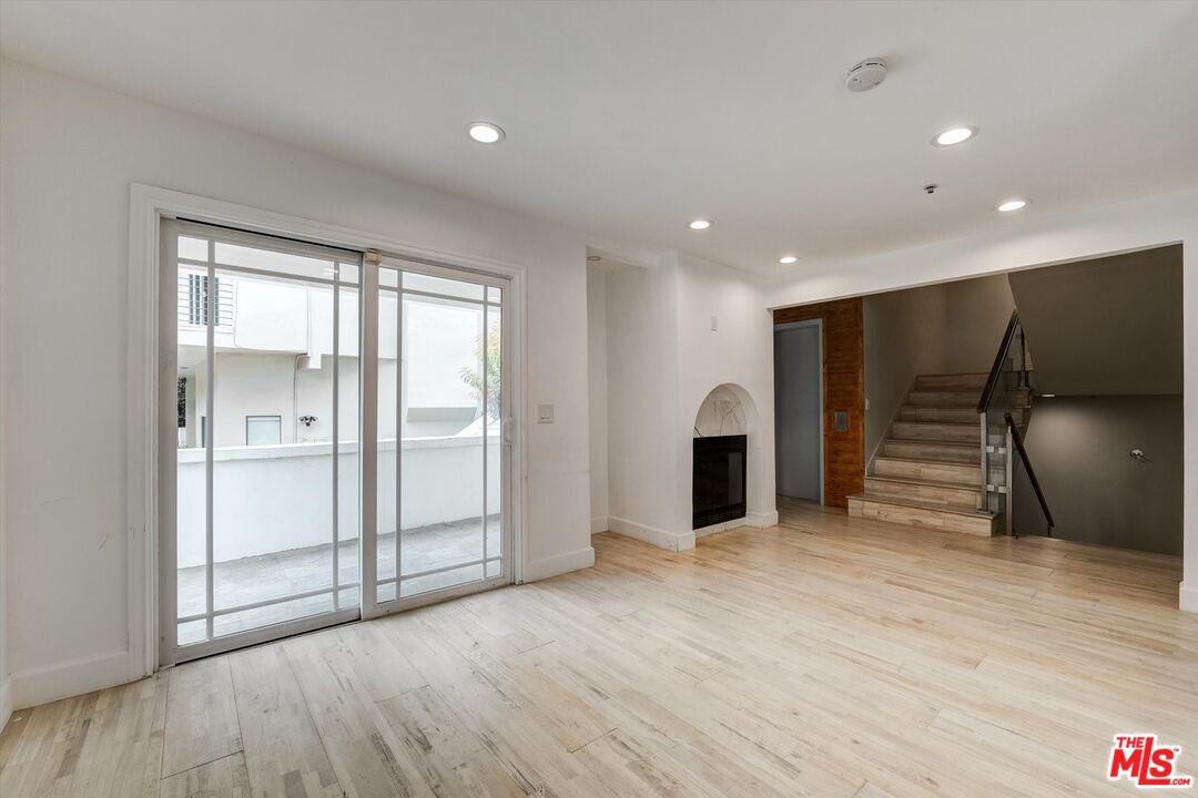 Beverly Hills, California, 90210, United States, 8 Bedrooms Bedrooms, ,3 BathroomsBathrooms,Residential,For Sale,1916732