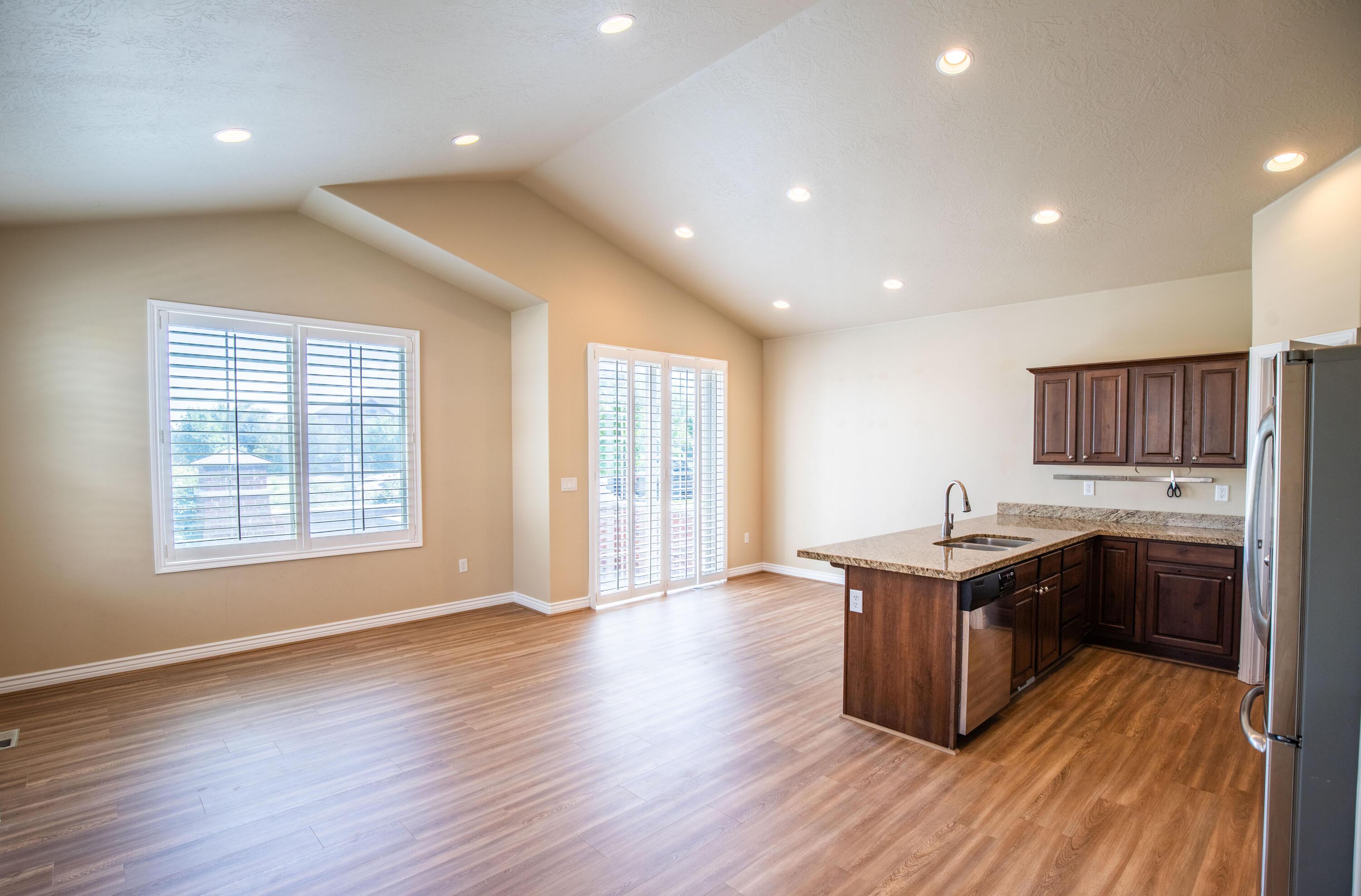 LEHI, Utah, 84043, United States, 5 Bedrooms Bedrooms, ,4 BathroomsBathrooms,Residential,For Sale,1935111