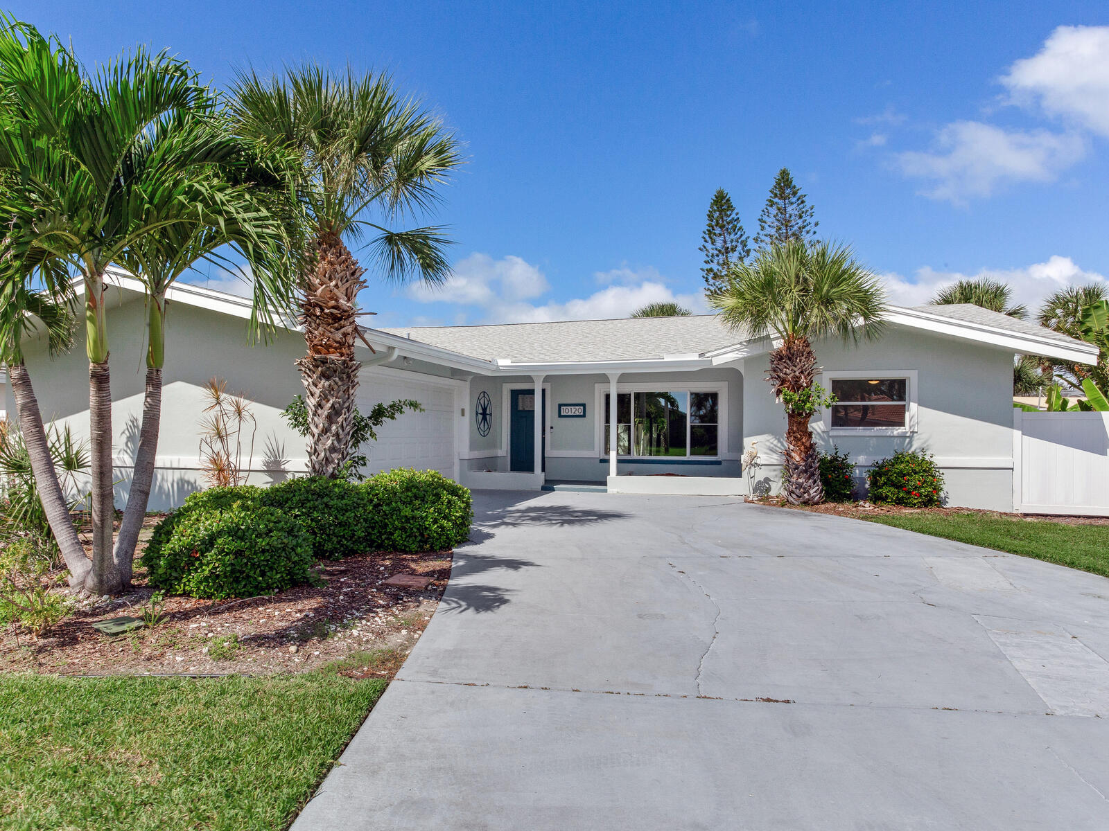 Treasure Island, Florida, 33706, United States, 3 Bedrooms Bedrooms, ,2 BathroomsBathrooms,Residential,For Sale,1981949