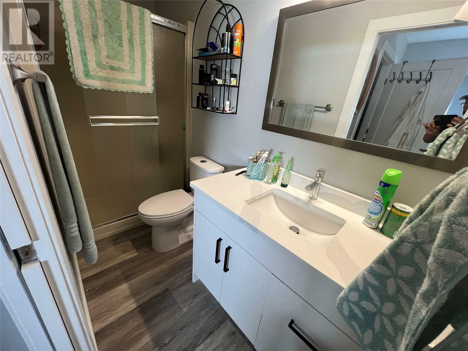 KAMLOOPS, British Columbia, V2B 5N1, CA, 5 Bedrooms Bedrooms, ,3 BathroomsBathrooms,Residential,For Sale,1838666