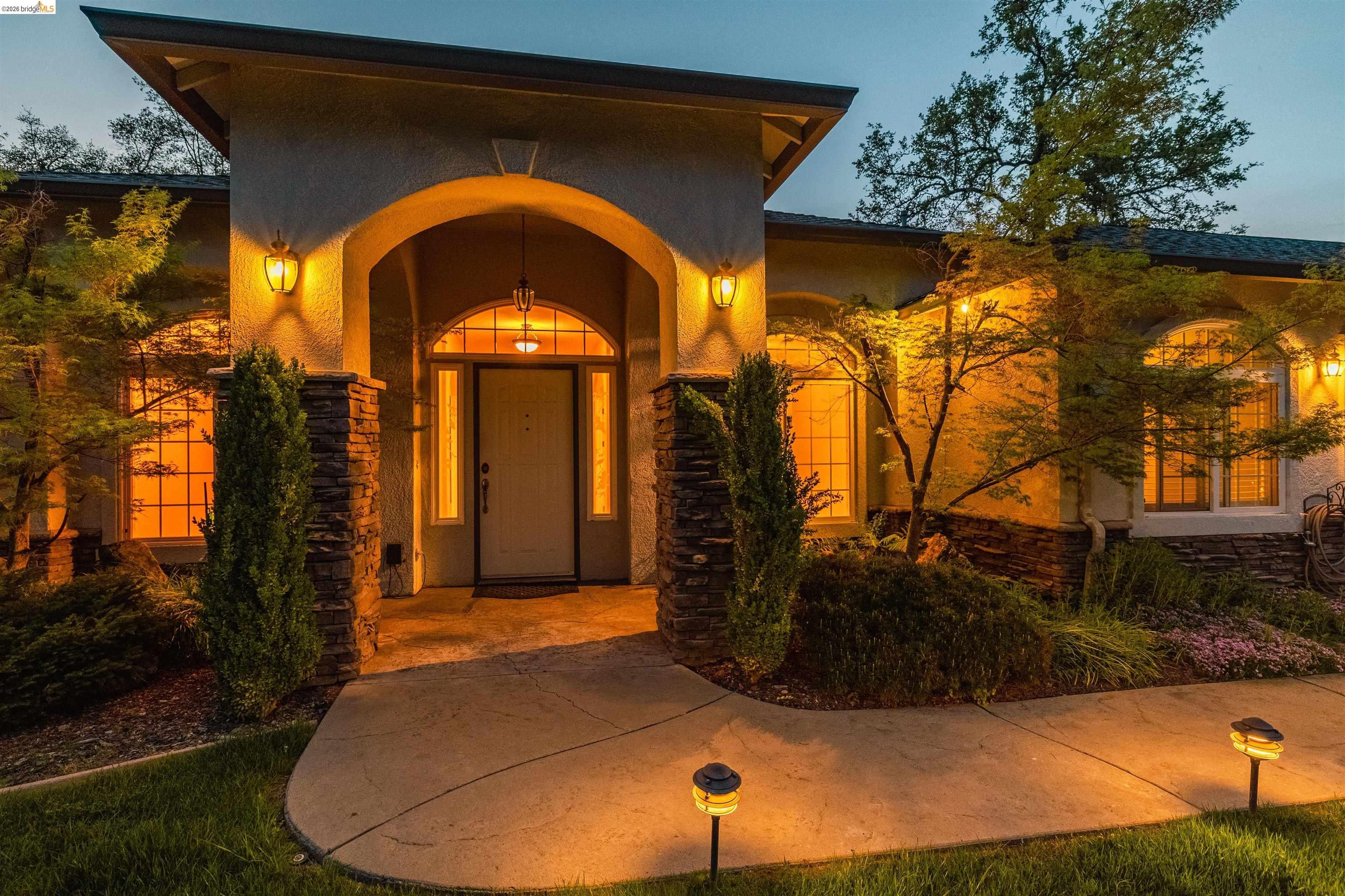 Sonora, California, 95370, United States, 4 Bedrooms Bedrooms, ,2 BathroomsBathrooms,Residential,For Sale,2031939