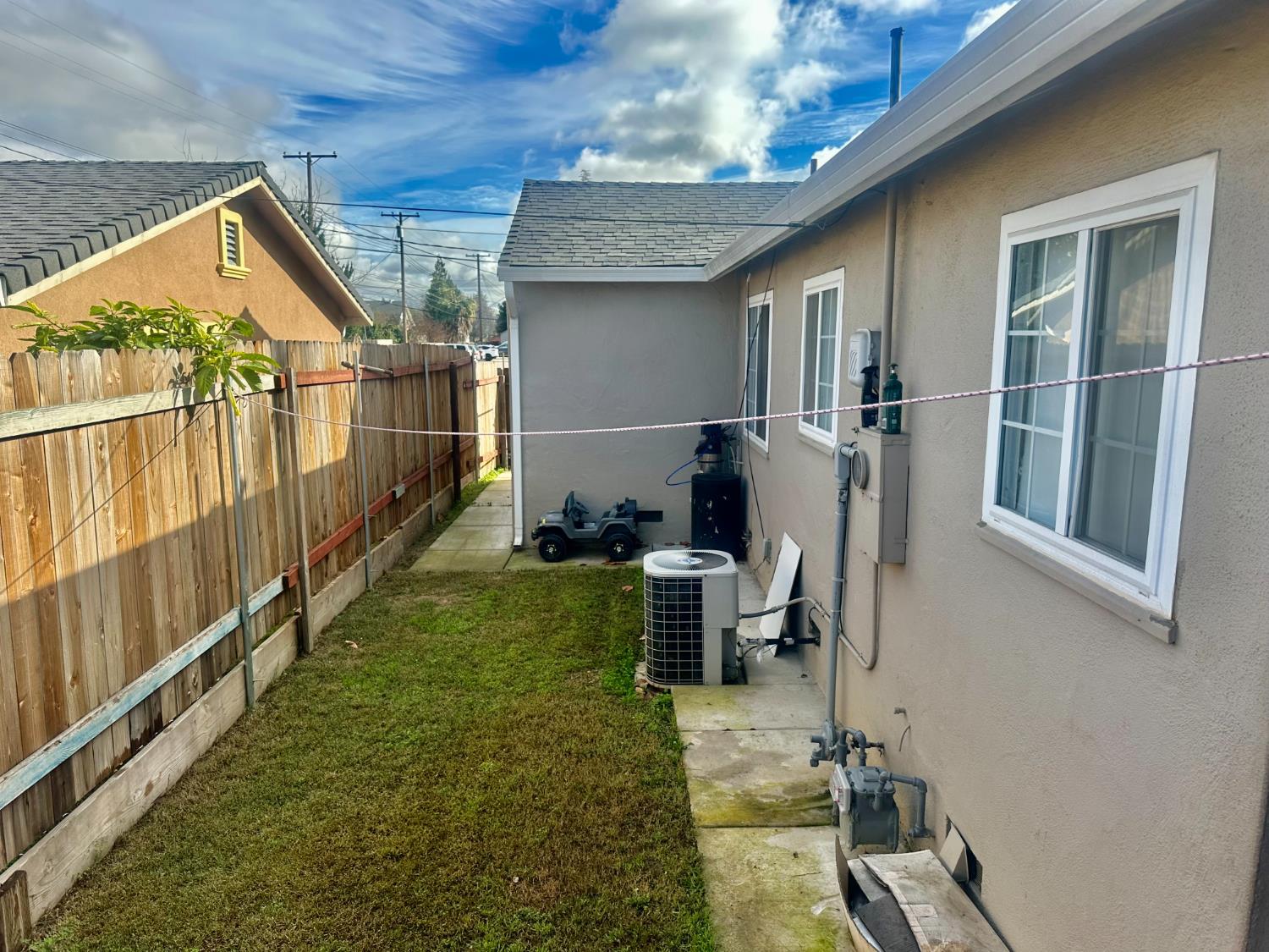 Lodi, California, 95240, United States, 3 Bedrooms Bedrooms, ,2 BathroomsBathrooms,Residential,For Sale,2009722