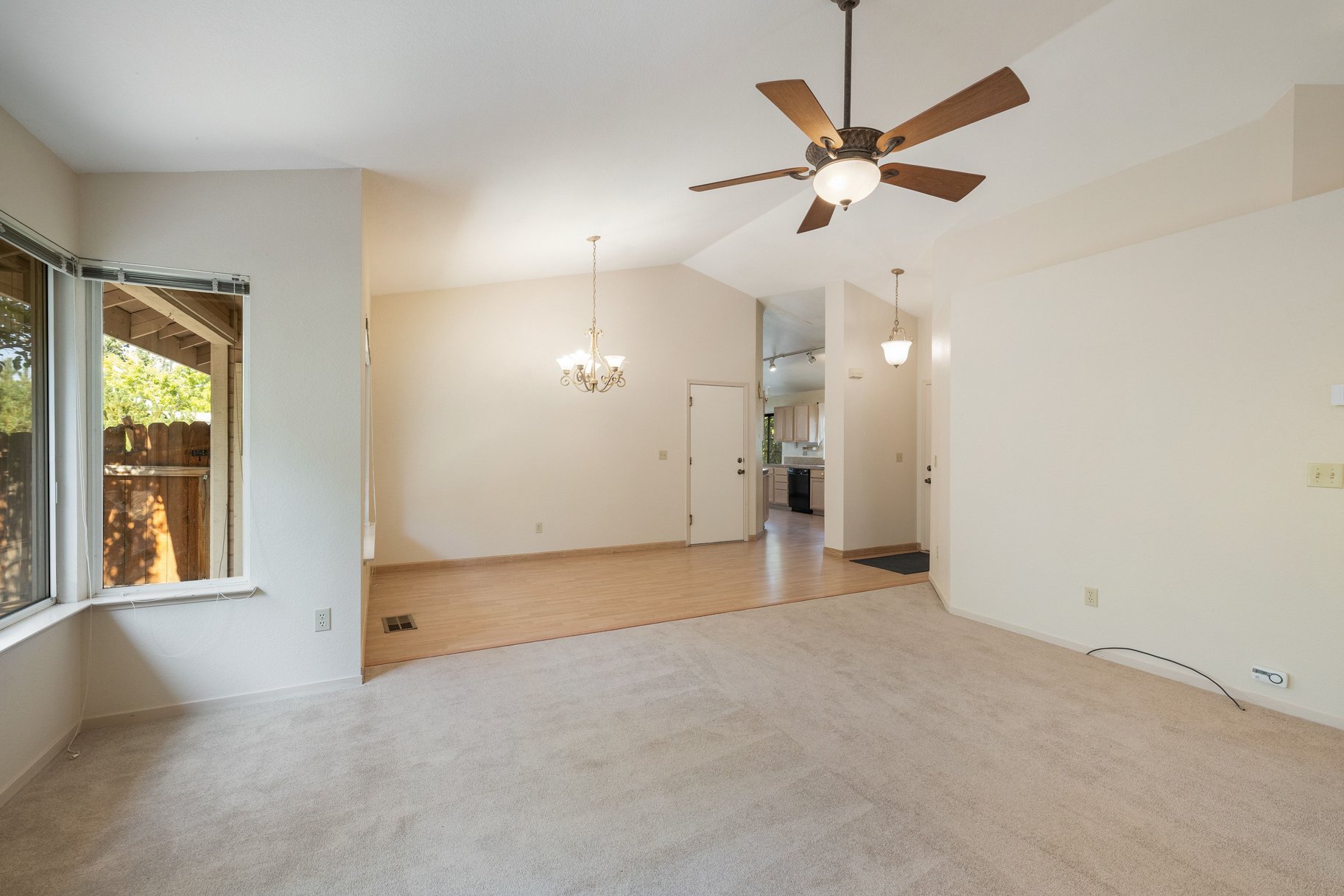  Location Location Location Recently updated perfect starter home - 物件實景