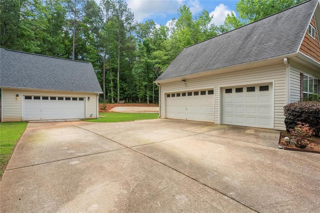 Commerce, Georgia, 30530, United States, 5 Bedrooms Bedrooms, ,4 BathroomsBathrooms,Residential,For Sale,1826945