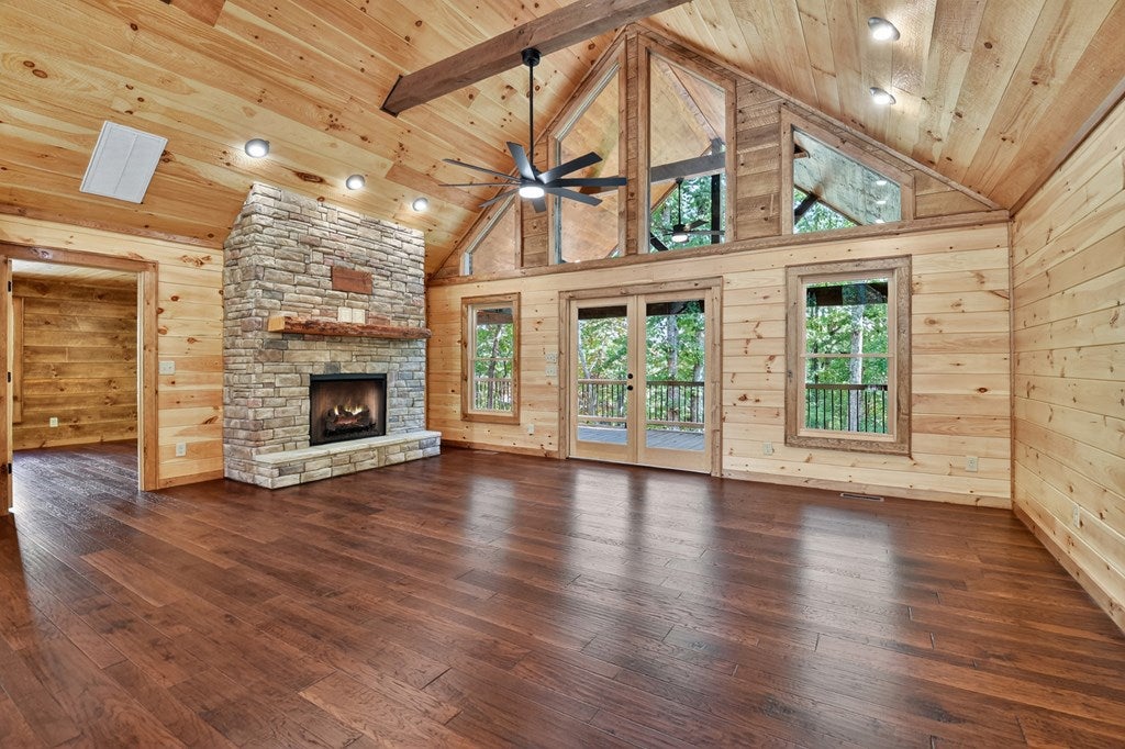 Mineral Bluff, Georgia, 30559, United States, 4 Bedrooms Bedrooms, ,3 BathroomsBathrooms,Residential,For Sale,1953348