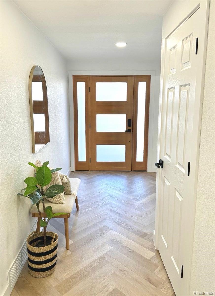 Denver, Colorado, 80237, United States, 5 Bedrooms Bedrooms, ,3 BathroomsBathrooms,Residential,For Sale,2005888