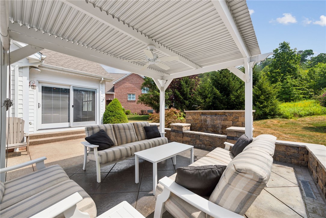 Cranberry Twp, Pennsylvania, 16066, United States, 3 Bedrooms Bedrooms, ,3 BathroomsBathrooms,Residential,For Sale,1934234