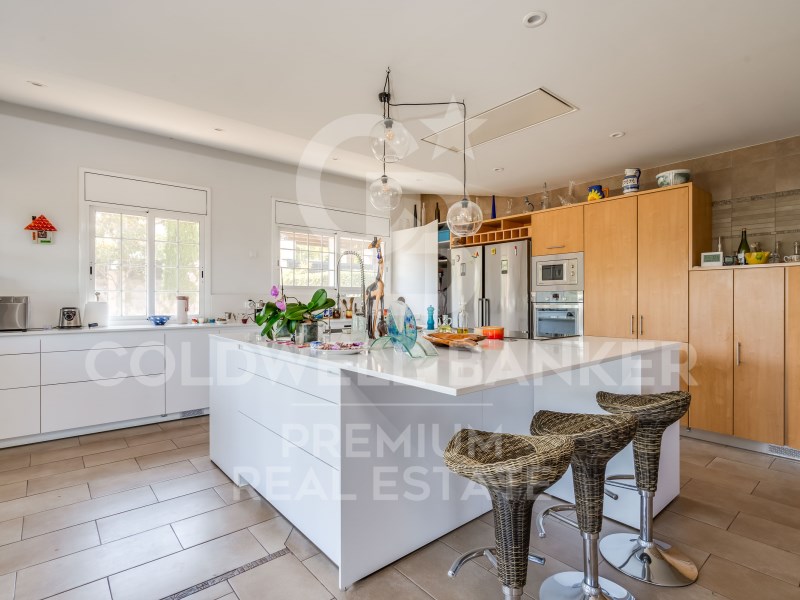 Cerdanyola del Vallès, Catalonia, ES, 4 Bedrooms Bedrooms, ,4 BathroomsBathrooms,Residential,For Sale,1613649