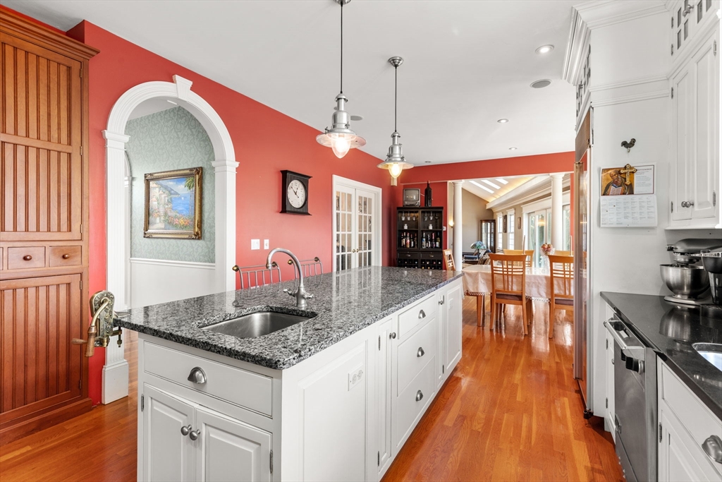 Northbridge, Massachusetts, 01534, United States, 4 Bedrooms Bedrooms, ,4 BathroomsBathrooms,Residential,For Sale,1991368