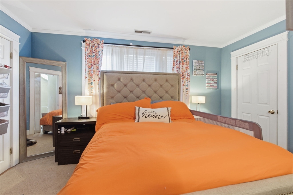 Lowell, Massachusetts, 01852, United States, 3 Bedrooms Bedrooms, ,3 BathroomsBathrooms,Residential,For Sale,1989388