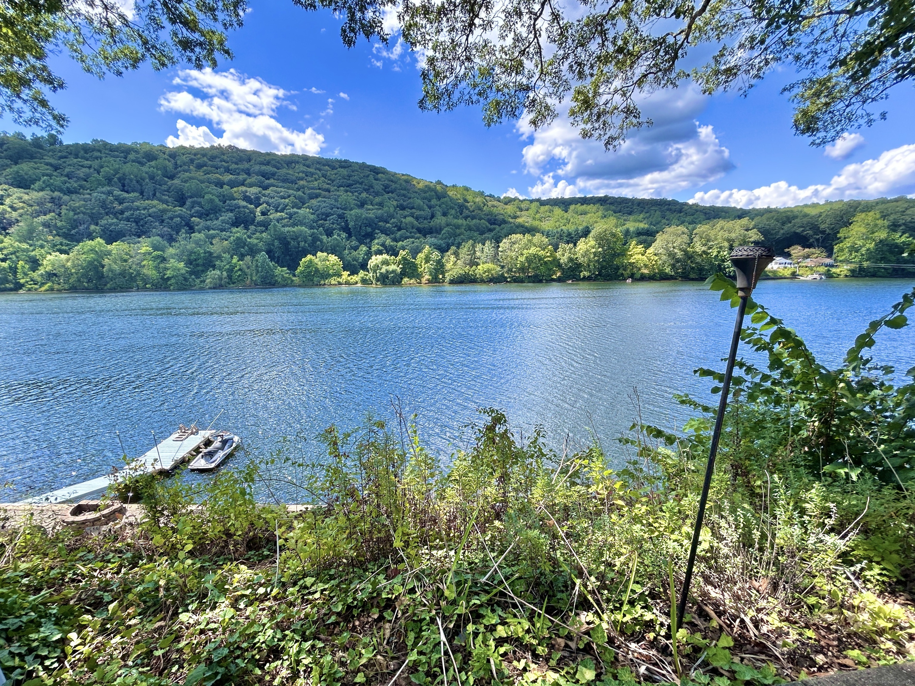 Seymour, Connecticut, 06483, United States, 3 Bedrooms Bedrooms, ,2 BathroomsBathrooms,Residential,For Sale,1933052
