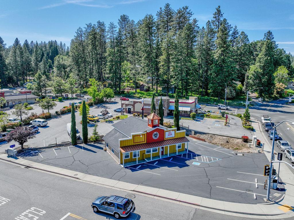 Grass Valley, California, 95945, United States, 2 Bedrooms Bedrooms, ,3 BathroomsBathrooms,Residential,For Sale,1976579