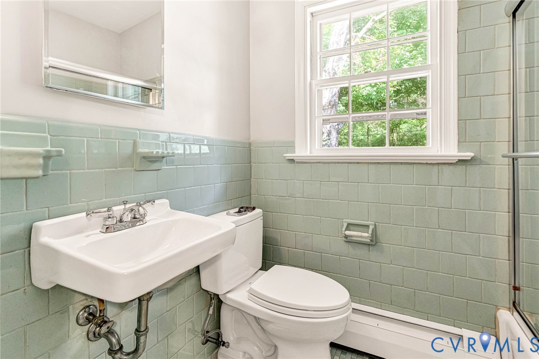 Sprucewood Ave, North Chesterfield, VA 23234