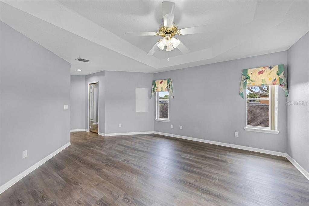 Apopka, Florida, 32712, United States, 5 Bedrooms Bedrooms, ,5 BathroomsBathrooms,Residential,For Sale,1806411