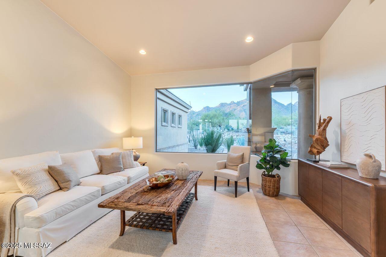 Tucson, Arizona, 85718, United States, 3 Bedrooms Bedrooms, ,4 BathroomsBathrooms,Residential,For Sale,1987862