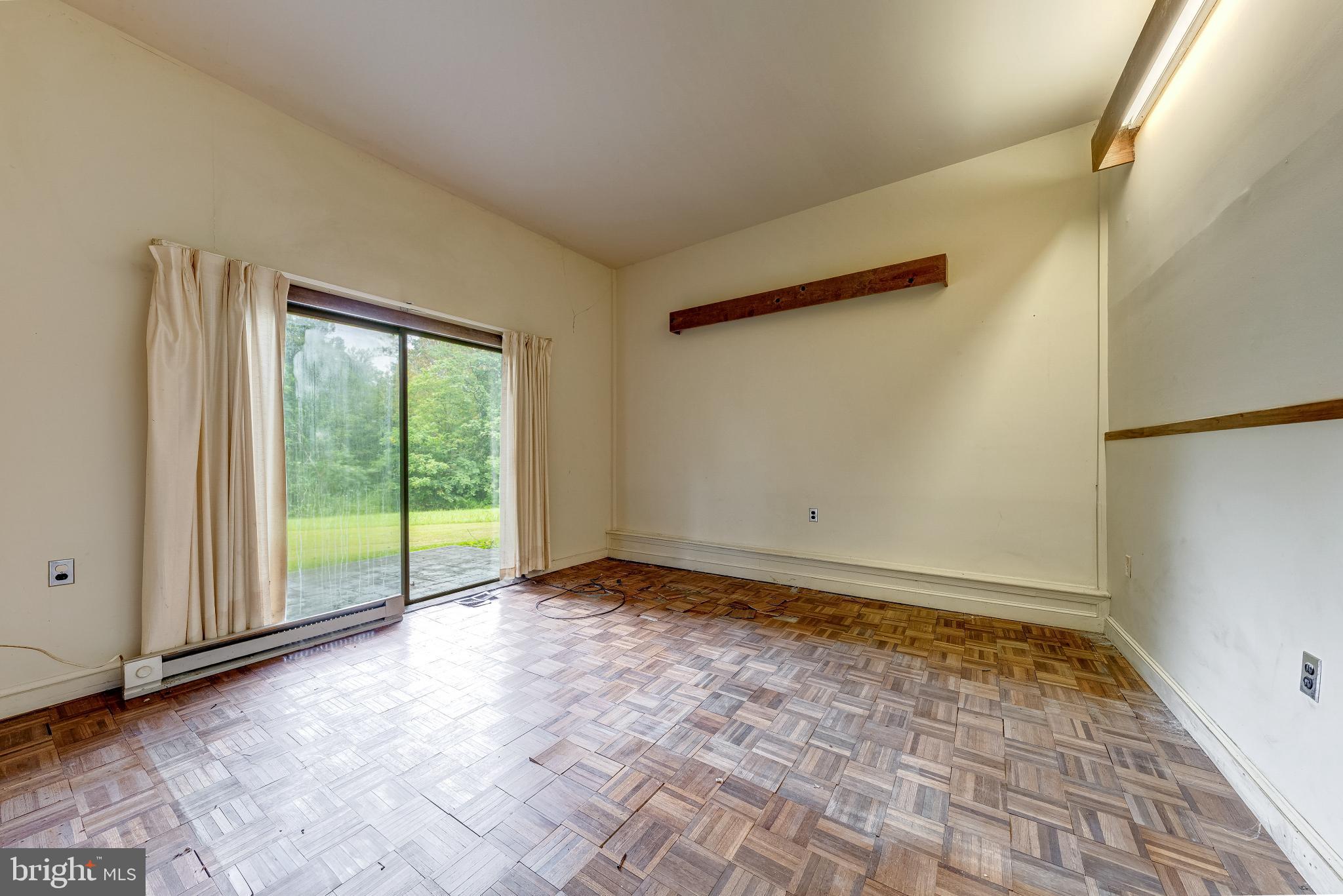 Smithsburg, Maryland, 21783, United States, 1 Bedroom Bedrooms, ,2 BathroomsBathrooms,Residential,For Sale,1929161