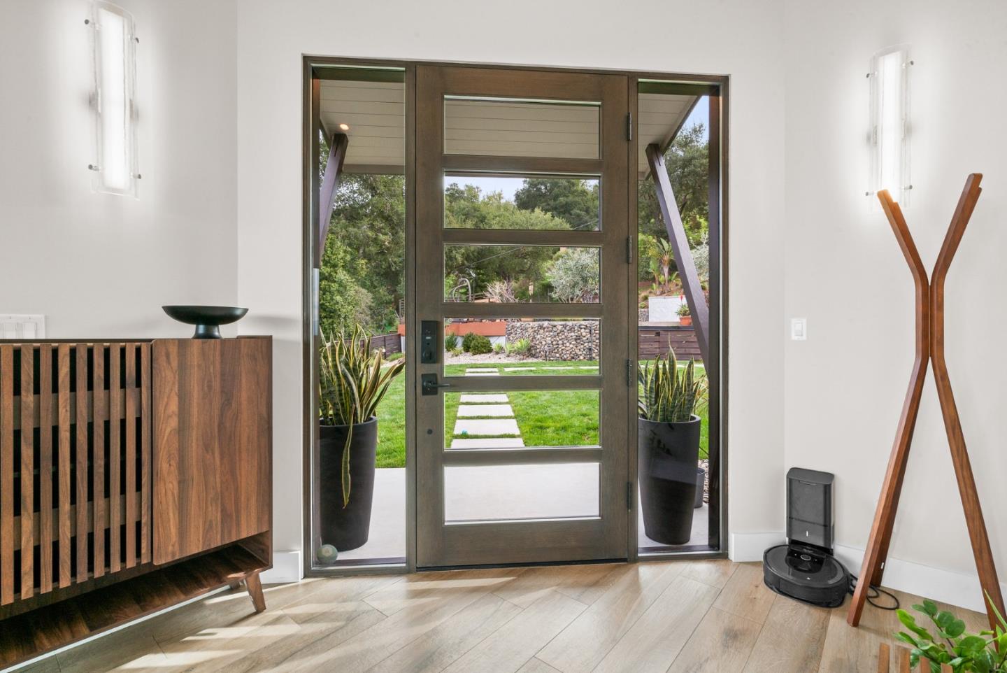 Los Gatos, California, 95030, United States, 5 Bedrooms Bedrooms, ,6 BathroomsBathrooms,Residential,For Sale,1997013