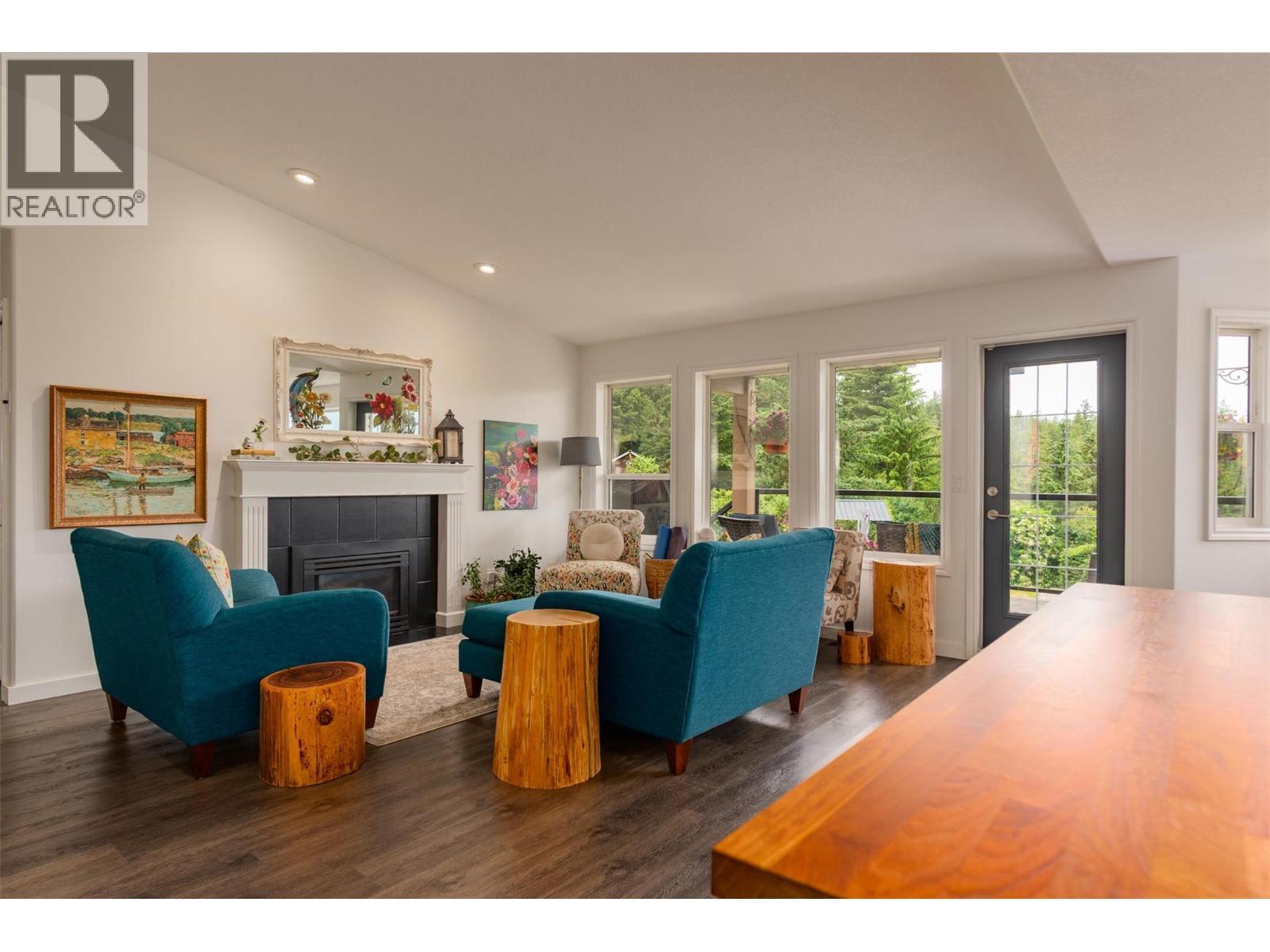 CASTLEGAR, British Columbia, V1N 3Z1, CA, 5 Bedrooms Bedrooms, ,3 BathroomsBathrooms,Residential,For Sale,1918005