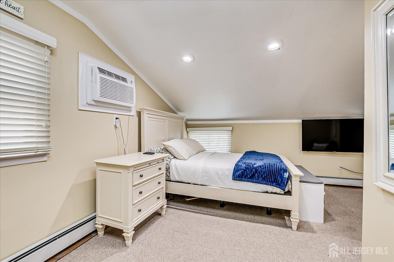 Carteret, New Jersey, 07008, United States, 4 Bedrooms Bedrooms, ,2 BathroomsBathrooms,Residential,For Sale,1981641