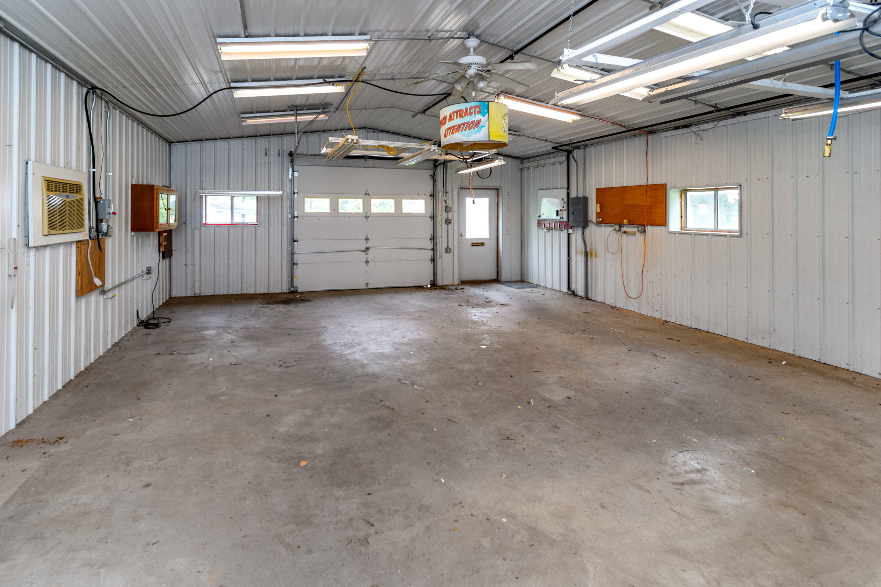  Solid Home with Workshop Space and Room to Grow - 物件實景