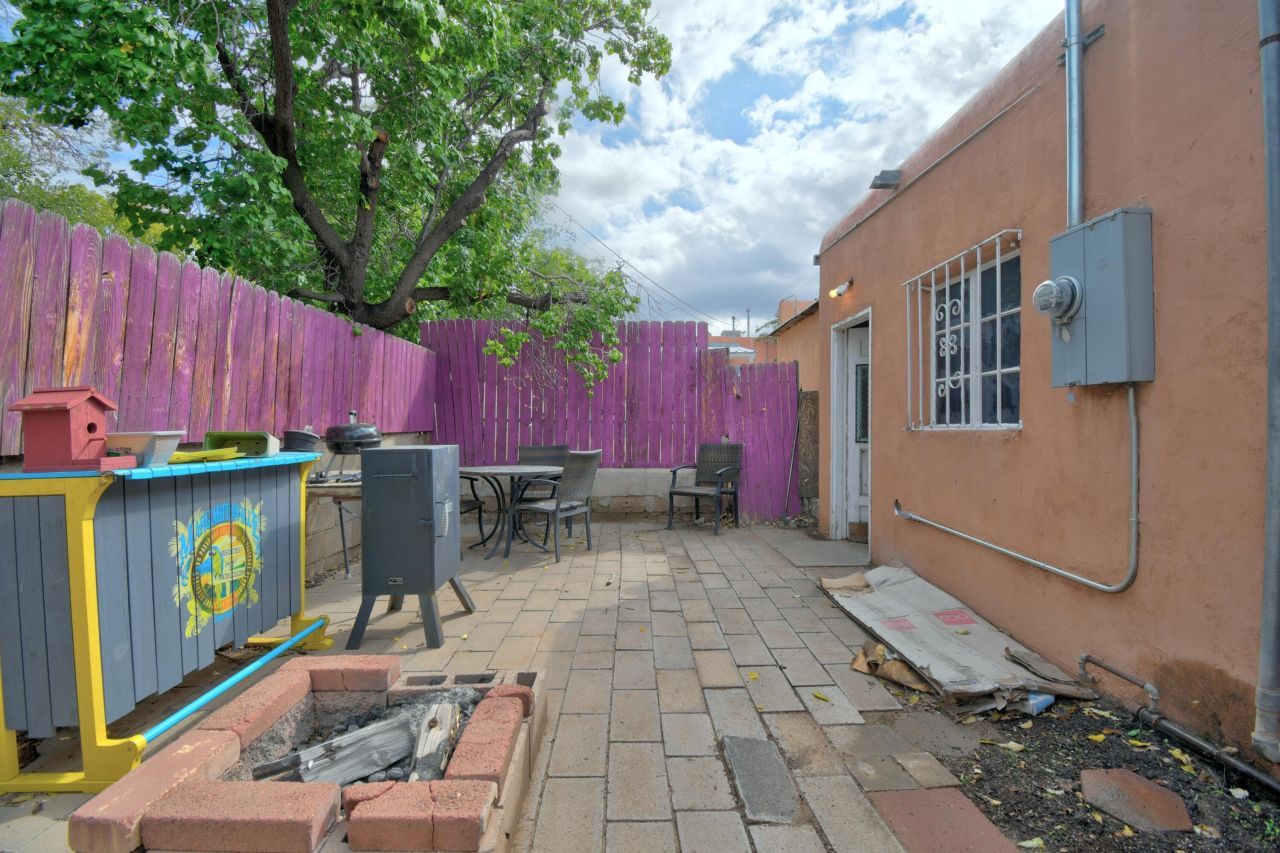Albuquerque, New Mexico, 87106, United States, 2 Bedrooms Bedrooms, ,Residential,For Sale,1964025