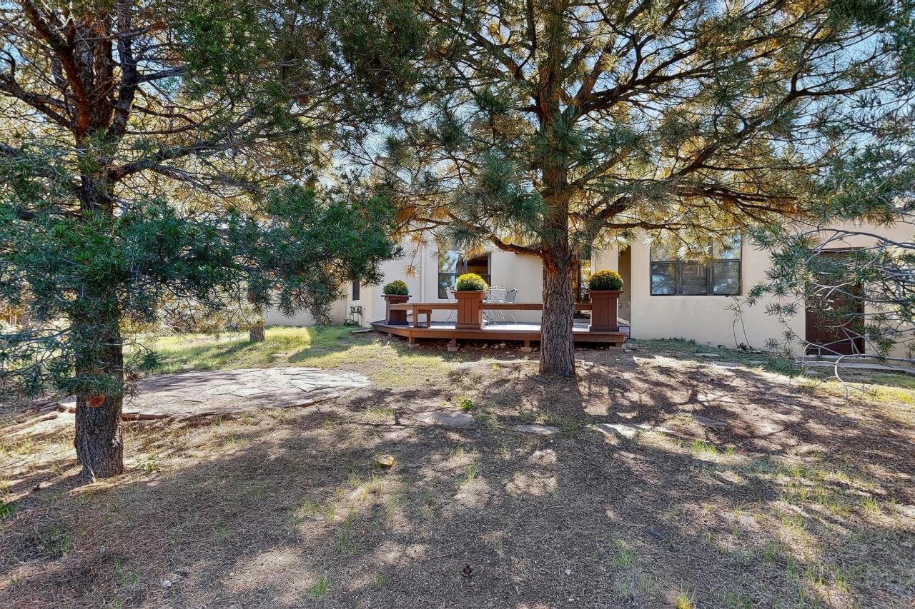 Santa Fe, New Mexico, 87507, United States, 3 Bedrooms Bedrooms, ,2 BathroomsBathrooms,Residential,For Sale,1955311