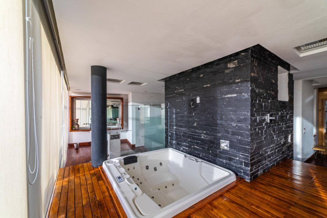 Circuito Mirador del campanario, Querétaro, Querétaro, 76146, Mexico, 4 Bedrooms Bedrooms, ,5 BathroomsBathrooms,Residential,For Sale,Circuito Mirador del campanario,1443535